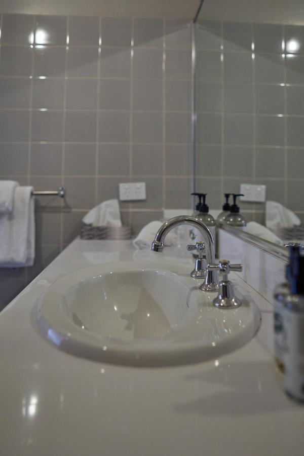 Eltham Hotel Nsw Exterior photo